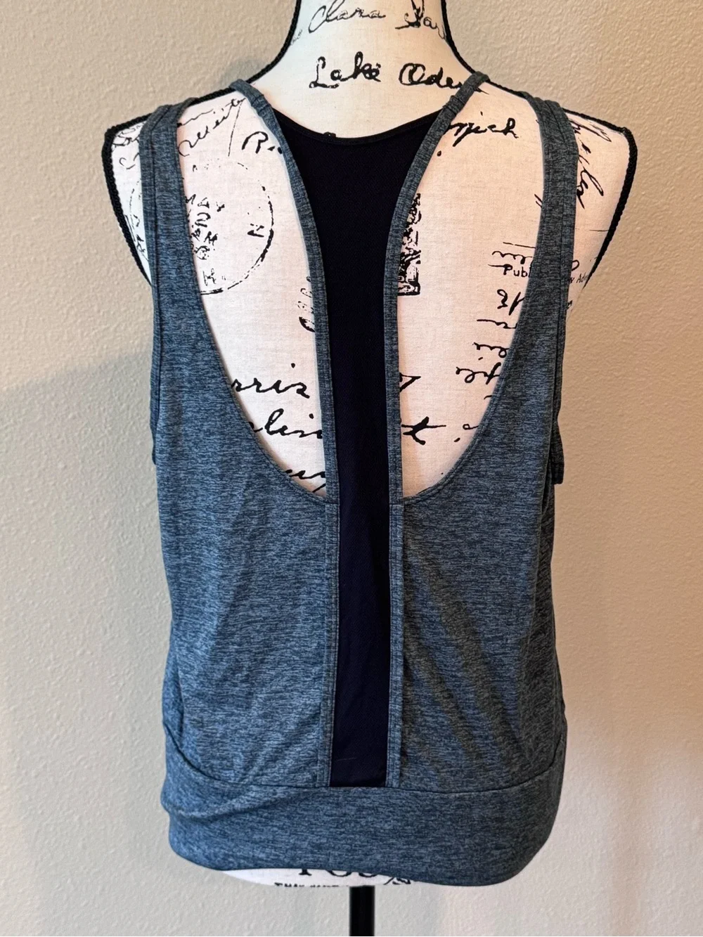 Nike dri fit Women’s Charcoal Heather Athletic Tank